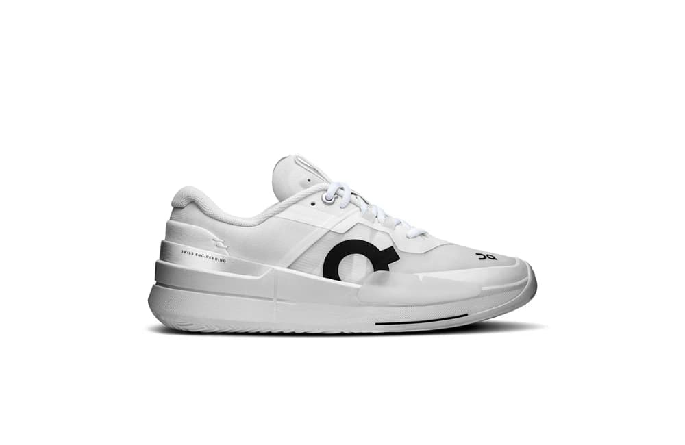 On THE ROGER Pro 2 Women’s Tennis Shoes in All White
