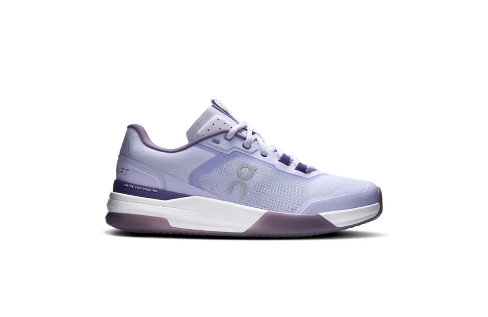 On THE ROGER Advantage Pro Clay Women’s Tennis Shoes in Thistle / Dewberry