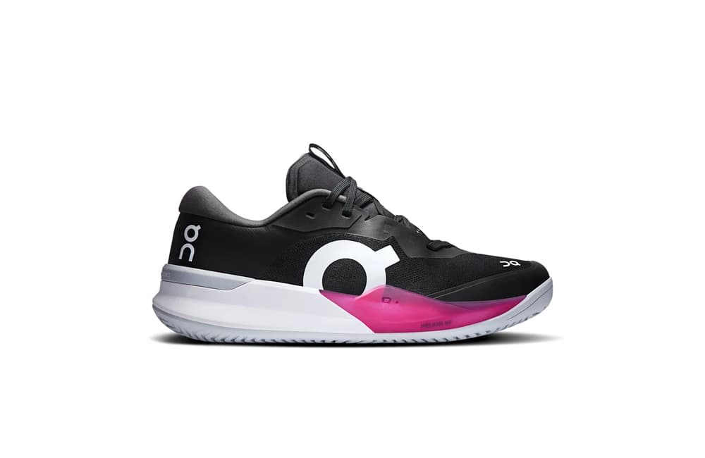 On THE ROGER Pro 3 Clay Men’s Tennis Shoes in Black / Pink