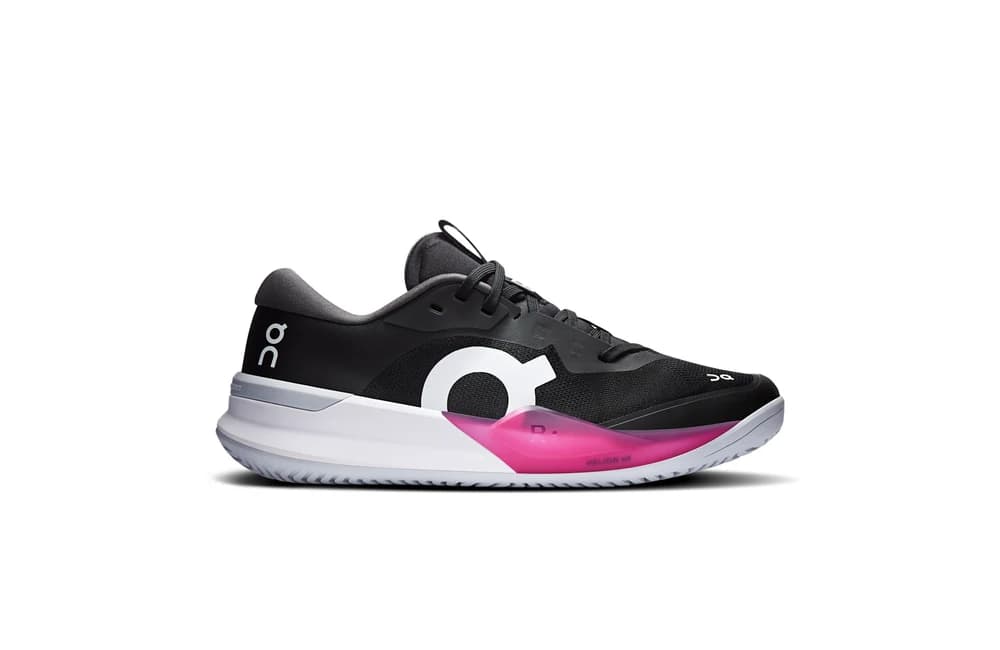 On THE ROGER Pro 3 Clay Women’s Tennis Shoes in Black / Pink